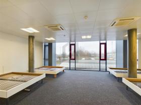 オフィススペース エムズ スイス