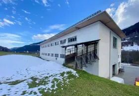 Halle zu verkaufen in Trun, Schweiz