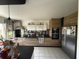 Tomannsbolig Avusy Sveits