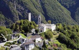 Vakantiehuis Sta. Maria in Calanca Te Koop Zwitserland