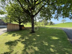 Lapos eladó a  oldalon. Finstersee, Svájc