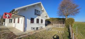 Vrijstaand huis te koop in Chénens, Zwitserland Vrijstaand huis te koop in Chénens, Zwitserland