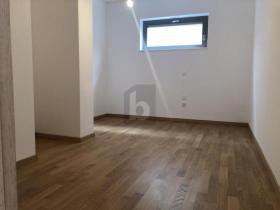 フラット メンドリシオ スイス