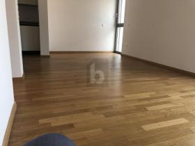 フラット メンドリシオ スイス