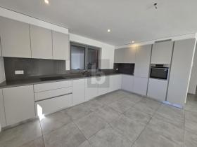 zemin apartman Pianezzo Kiralık İsviçre