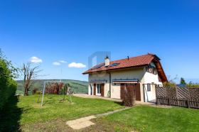 Villa kiadó a  oldalon. Vuadens, Svájc