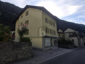 İki aile evi Giornico Satılık İsviçre