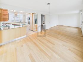 Önálló ház Täuffelen Kiadó Svájc