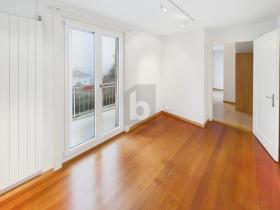 Önálló ház Täuffelen Kiadó Svájc