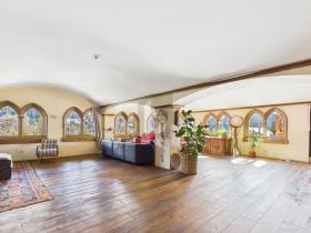 Loft stúdió eladó a oldalon. Blitzingen, Svájc Loft stúdió eladó a oldalon. Blitzingen, Svájc