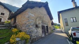 Holiday home for sale in Sobrio, Switzerland