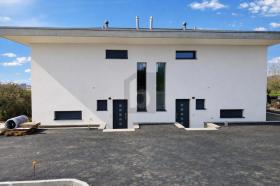 Rijtjeshuis te huur in Bremblens, Zwitserland Rijtjeshuis te huur in Bremblens, Zwitserland