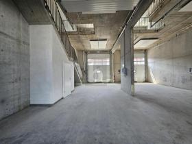 Hall pour le loyer à Collombey, Suisse