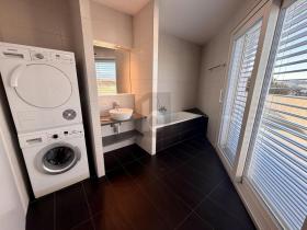 屋根裏部屋 イベルドン レ バン 賃貸 スイス