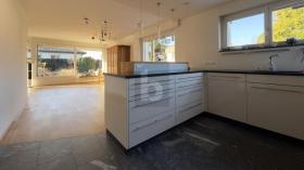 moradia geminada 
 Jona Venda Suíça