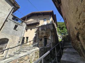 Detached house for rent in Curtina, Switzerland