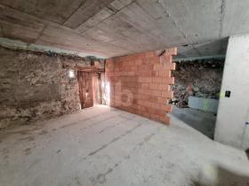 Charlet Faido Eladó Svájc