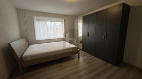 フラット ラ・ショー・ド・フォン 販売中 スイス