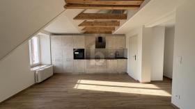 Dvoetažni stan Za najam u La Chaux-de-Fonds, Švicarska Dvoetažni stan Za najam u La Chaux-de-Fonds, Švicarska