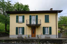 Detached house For Sale in Novazzano, Switzerland