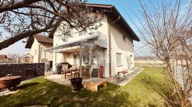 独立式住宅 出售 于 埃希科芬, 瑞士