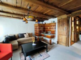 Lapos Uhwiesen Kiadó Svájc