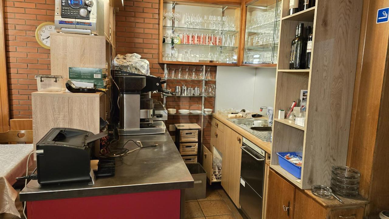 ガストロノミー ニドフルン 賃貸 スイス