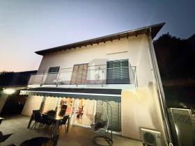 Vivienda unifamiliar En venta en Cugnasco, Suiza