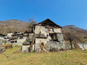 Holiday home For Sale in Linescio, Switzerland