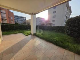 Stan u prizemlju Za najam u Minusio, Švicarska