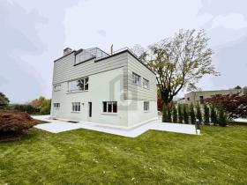Detached house For Sale in Bercher, Switzerland