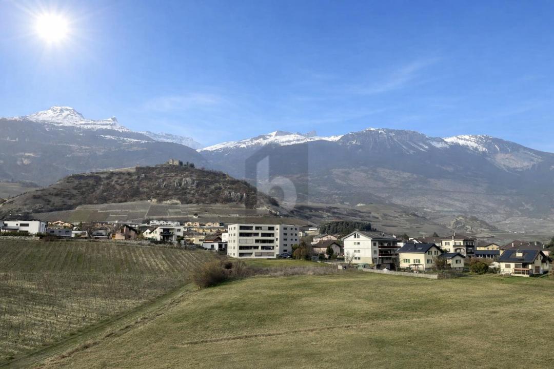 Lapos Eladó a  oldalon. Sierre, Svájc