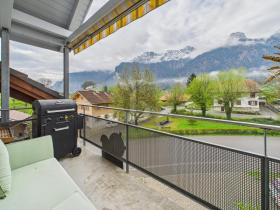 Dachgeschosswohnung Zu vermieten in Stocken-Höfen, Schweiz