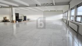 spazio ufficio In affitto a Rümlang, Svizzera