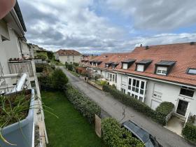 Gulv Leilighet  Til leie i Belmont-sur-Lausanne, Sveits