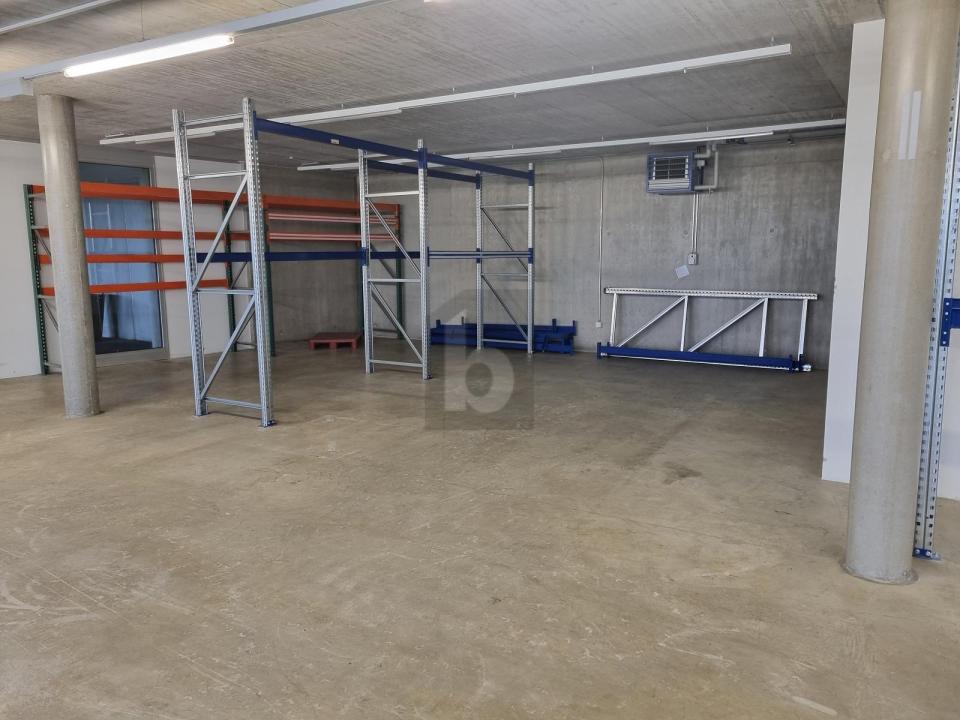 المستودع Le Mont-sur-Lausanne للإيجار سويسرا