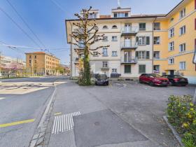 Többcsaládos Eladó a  oldalon. Biel-Neustadt, Svájc