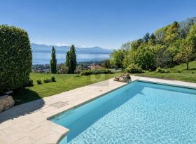 Villa Til salgs i Mont-sur-Rolle, Sveits