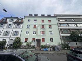 Lapos Kiadó a oldalon. Basel, Svájc Lapos Kiadó a oldalon. Basel, Svájc