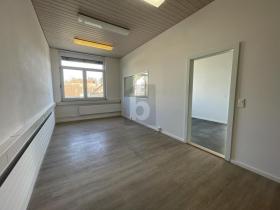 Bürofläche Zu vermieten in Wangen SZ, Schweiz
