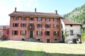 Einfamilienhaus Zu verkaufen in Prato (Leventina), Schweiz Einfamilienhaus Zu verkaufen in Prato (Leventina), Schweiz