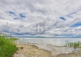 Detached house For Sale in Güttingen, Switzerland