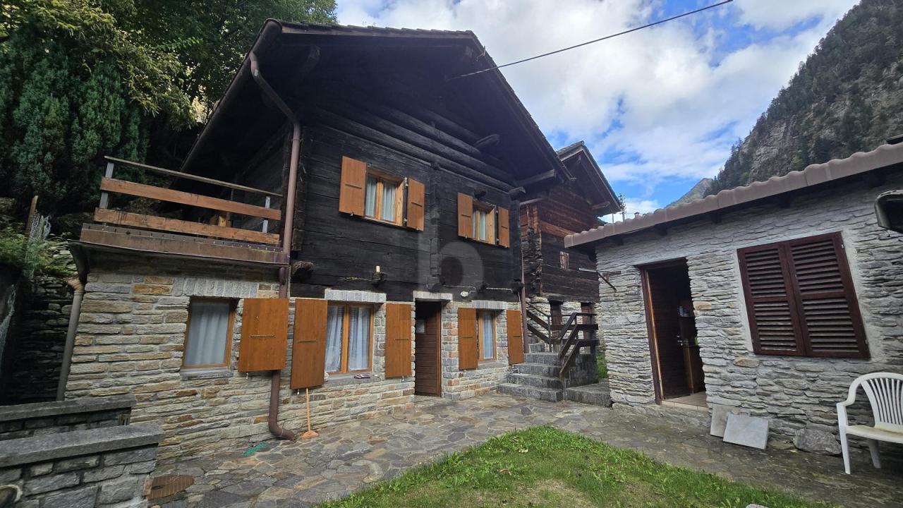 Ferienhaus Zu verkaufen in Biasca, Schweiz