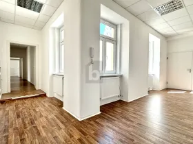 spazio ufficio Gemeinde Wiener Neustadt In affitto Austria