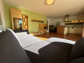フラット マゼー  オーストリア