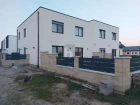 半独立式住宅 特赖森河畔努斯多夫  奥地利