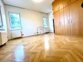 一楼公寓 克洛斯特新堡  奥地利