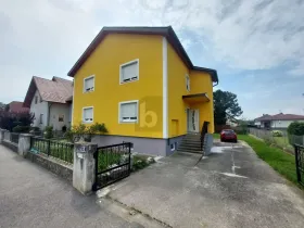 Casa para duas famílias à venda em Herzogenburg, Áustria