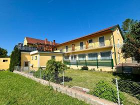 Casa multifamiliar à venda em Pitten-Katastralgemeinde Pitten, Áustria