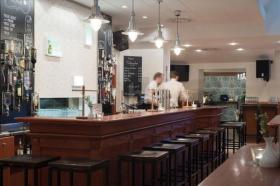 Gasztronómia kiadó a oldalon. Graz-Geidorf, Ausztria Gasztronómia kiadó a oldalon. Graz-Geidorf, Ausztria